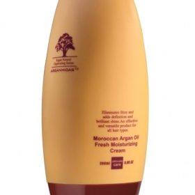 https://www.shecosmetics.pk/wp-content/uploads/2023/12/51ZFt8Mj7dL._SY679_.jpg
